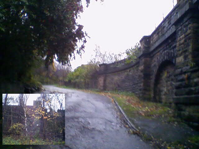 The roadway to the Mount behind Stalybridge